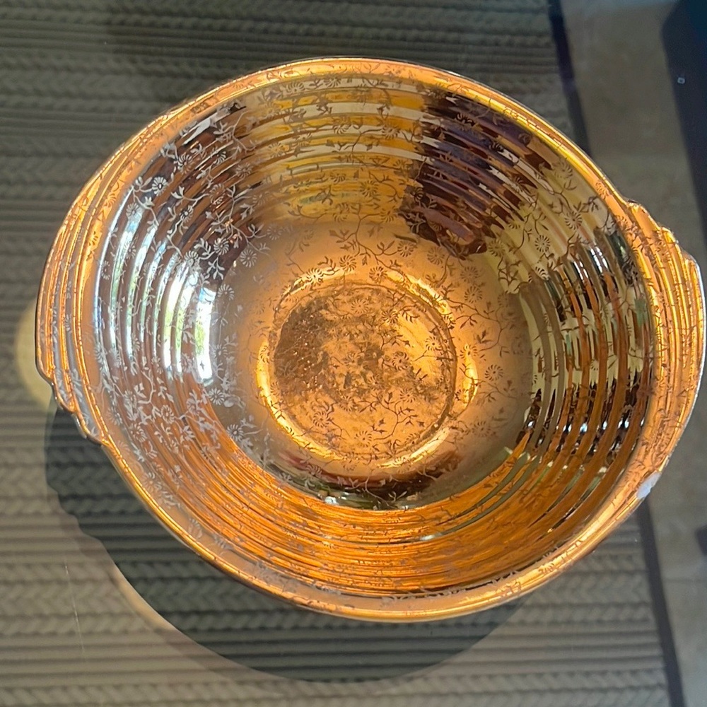 Edward M Knowles Yorktown shape bowl